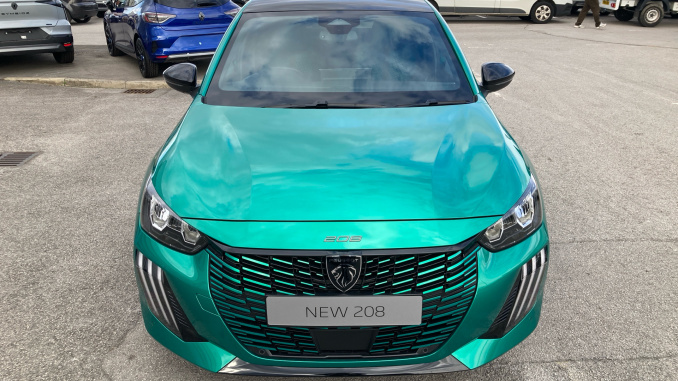 Peugeot 208 1.2 100 Turbo Envy 5dr Petrol Hatchback - Image 8